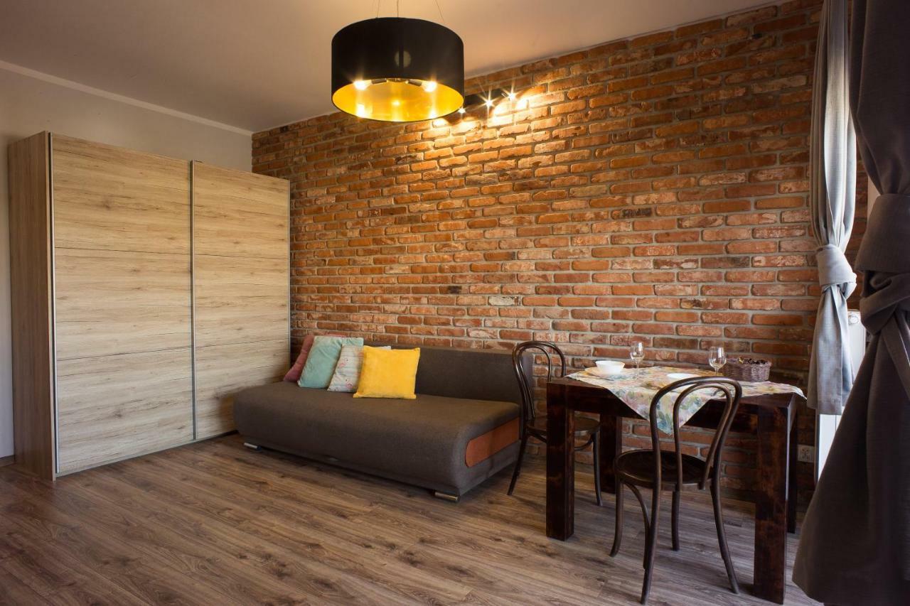Atrium Apartment Z Garazem Thorn Exterior foto