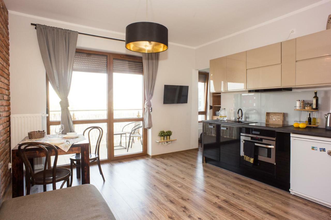 Atrium Apartment Z Garazem Thorn Exterior foto