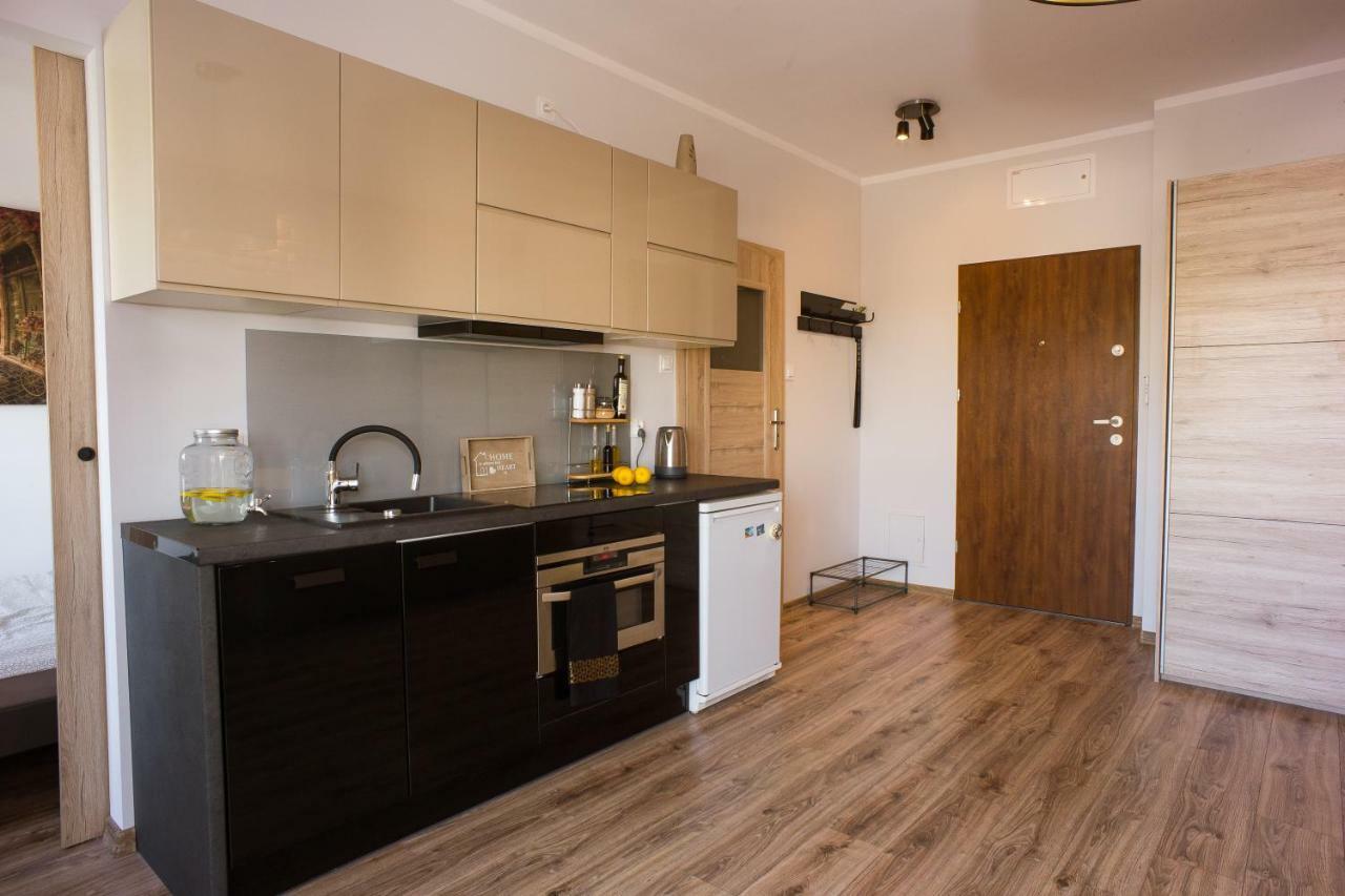 Atrium Apartment Z Garazem Thorn Exterior foto